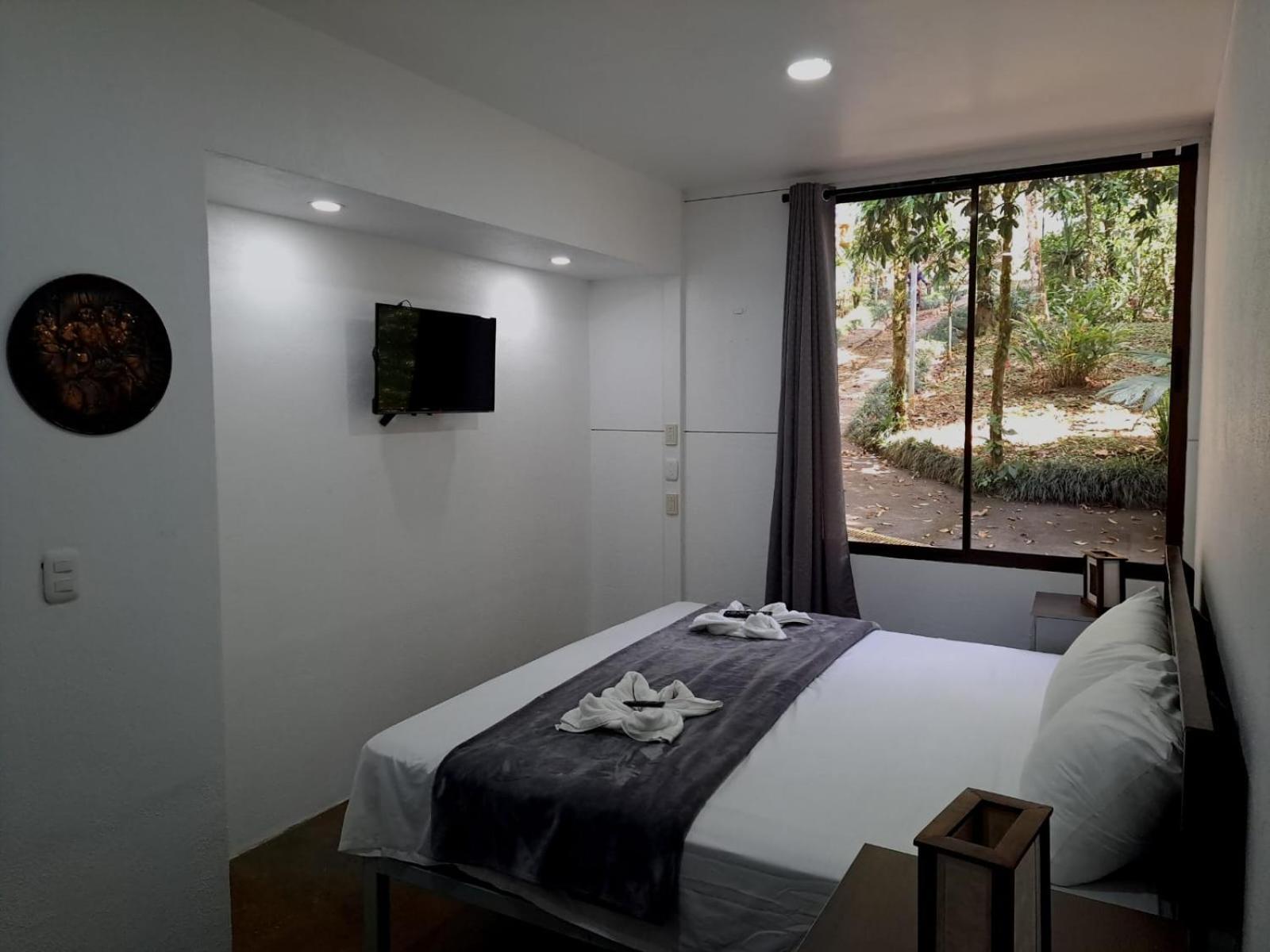 Avita Lodge Quesada  Экстерьер фото