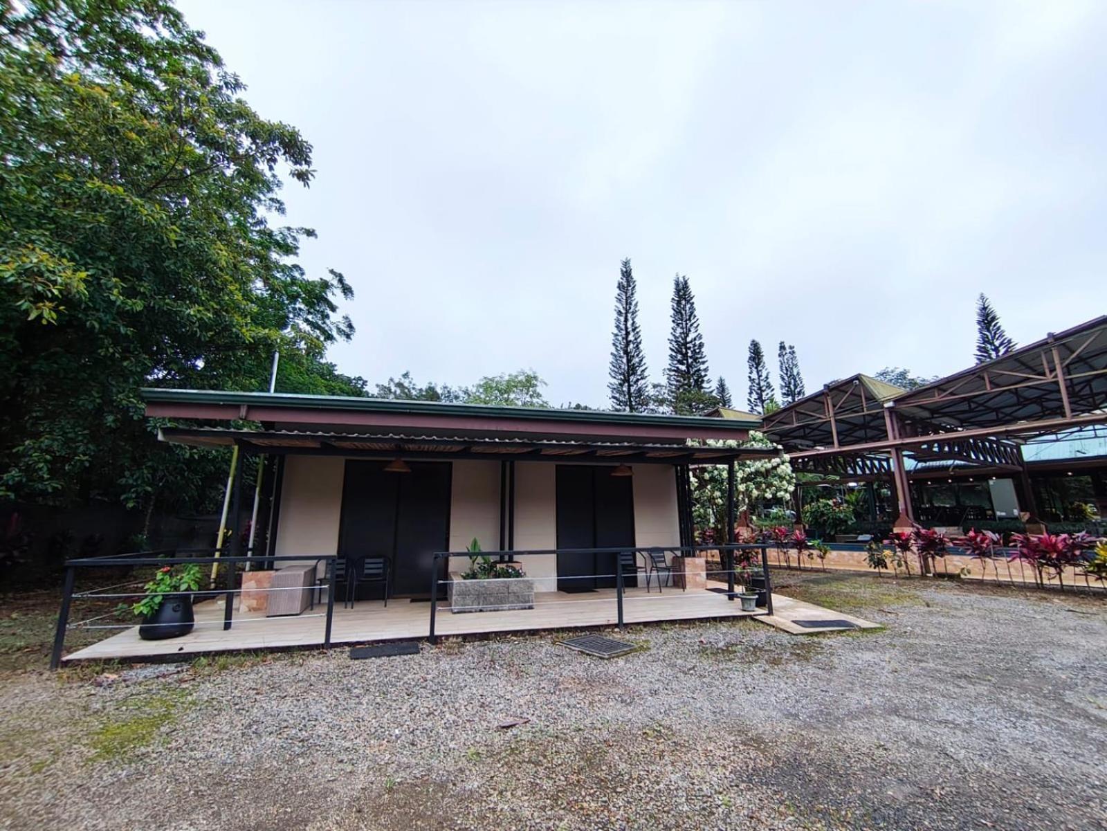 Avita Lodge Quesada  Экстерьер фото